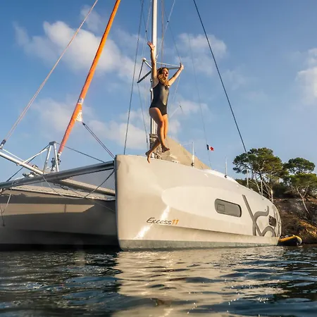 Private Luxury Catamaran Cruise Botel *